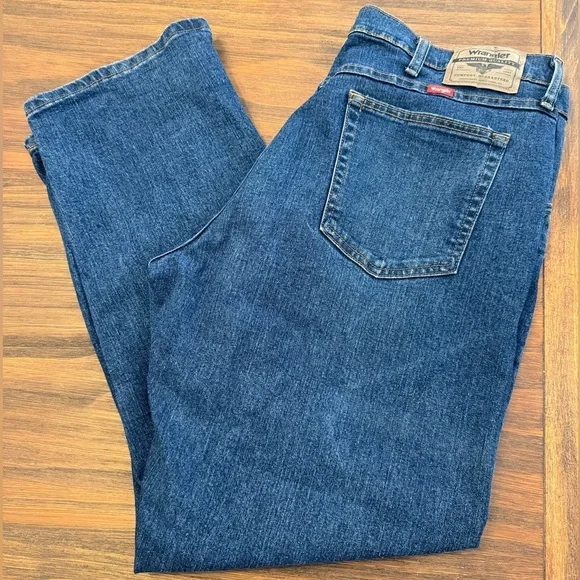Wrangler Men's Blue Jeans, 36 x 30 - Picture 1 of 3